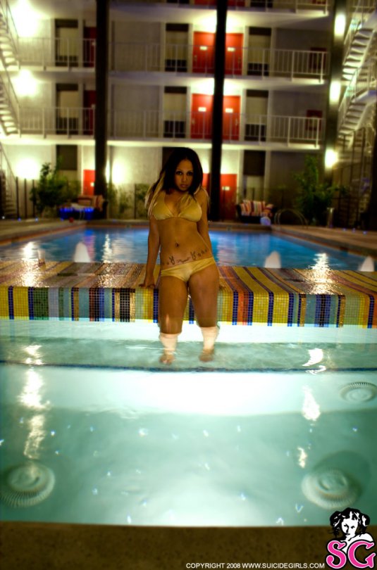 бассейн девушка