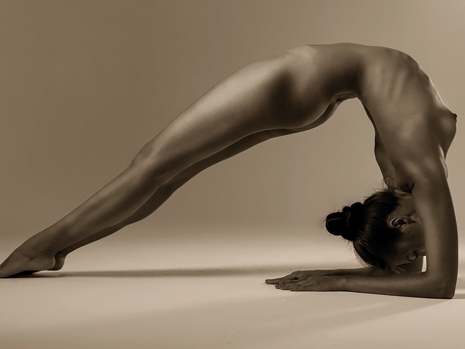 голая жена акробатка - ero-foto.fun
