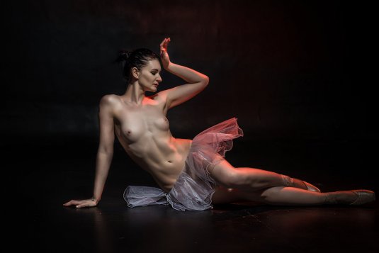 Красивые танцовщицы ню