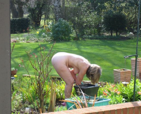 Обнаженные на даче