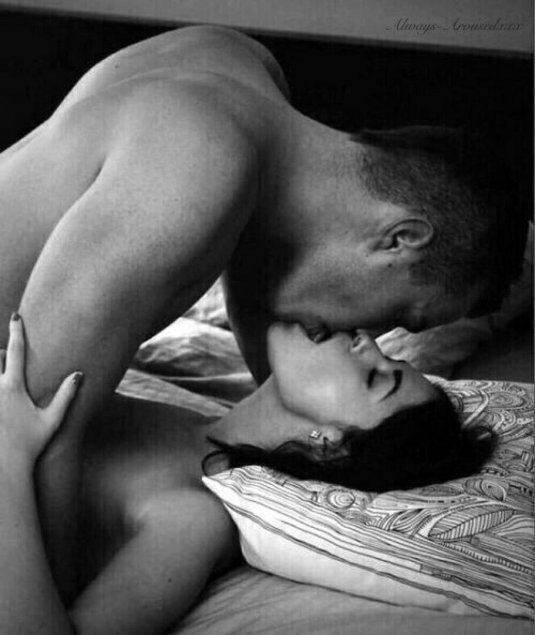 Страстный поцелуй