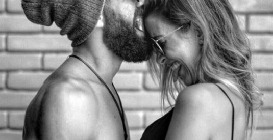 Бородатый мужчина с женщиной