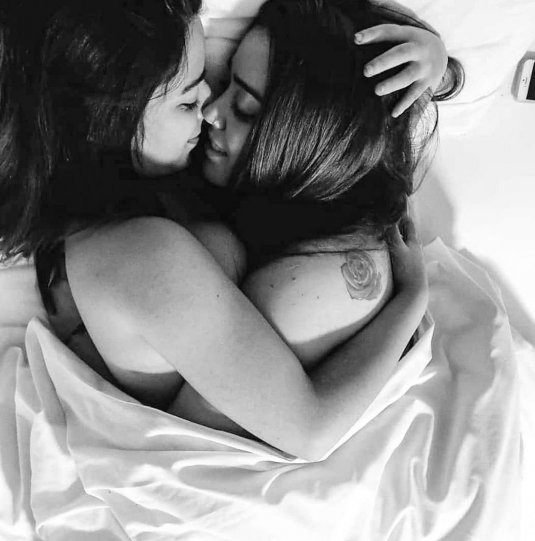 Лесбиянки прелюдия сохраненки