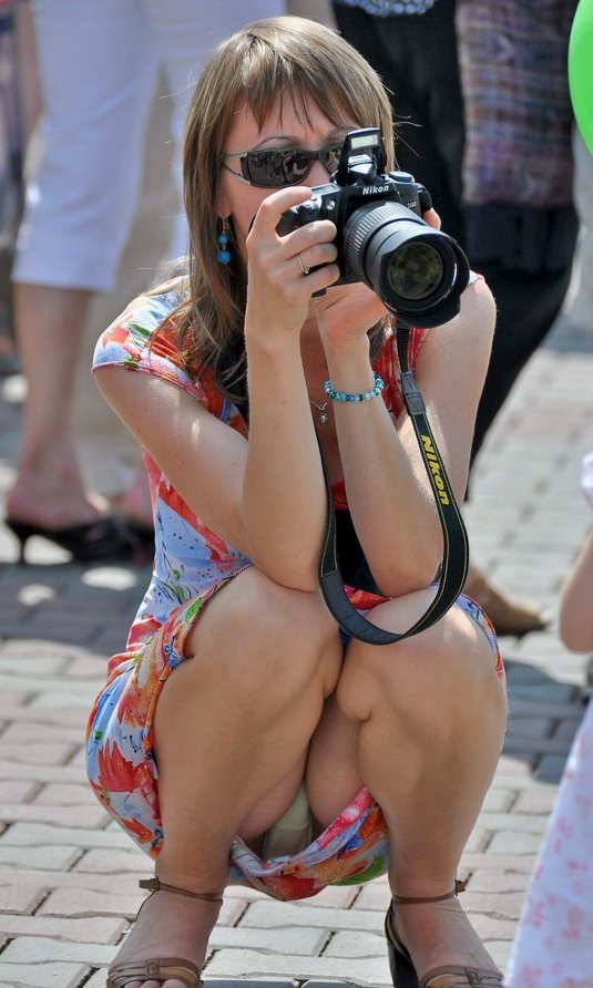 Девушки засветили трусики