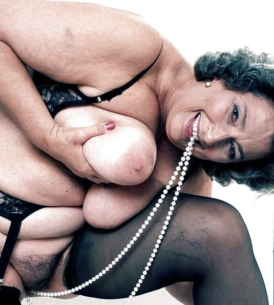 Большие старые сиськи бабки