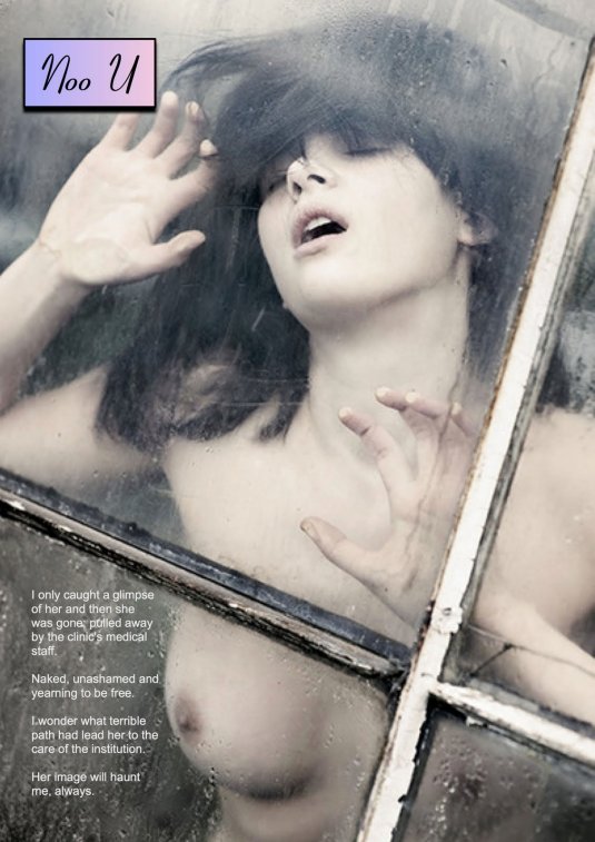 Голые женщины в душевых кабинах