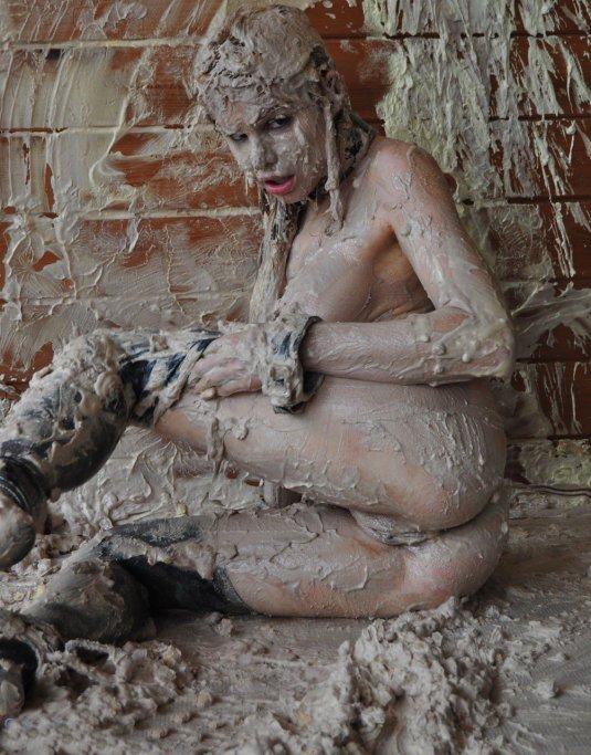 Женщины ебутся в грязи