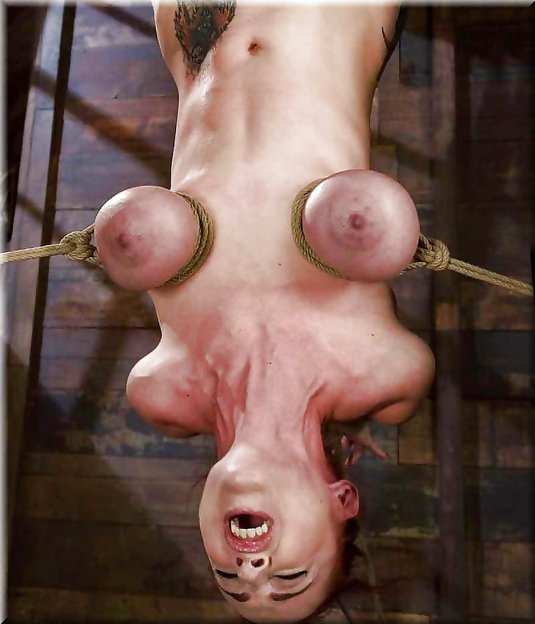Бдсм с большими сиськами