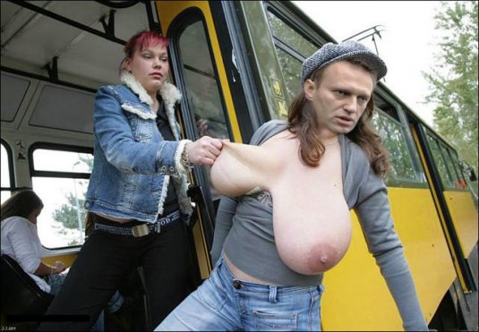 Milena Velba в общественном транспорте