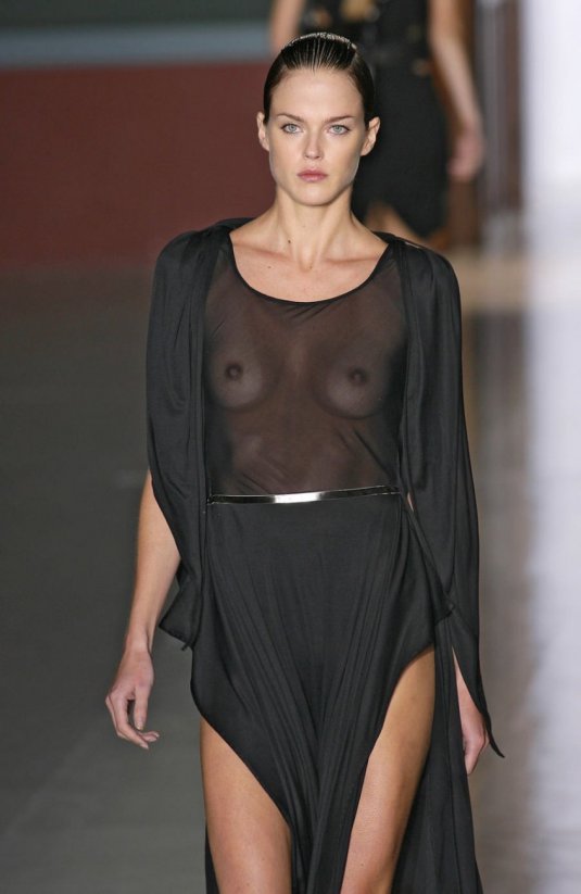 Madalina pica модель