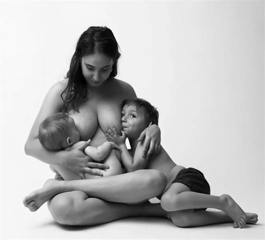 Эротичное грудное вскармливание