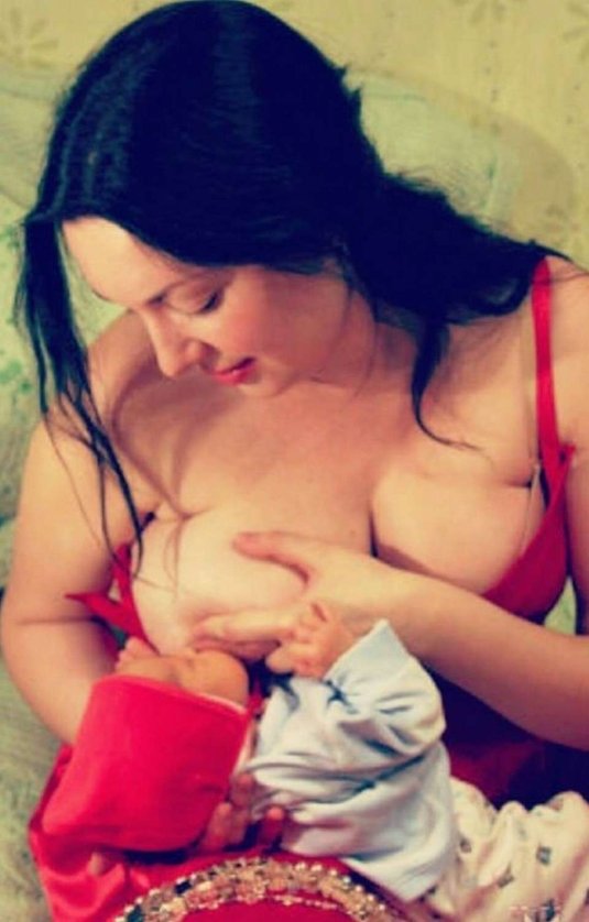 Много голых беременных женщин