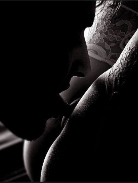 Между красивых Сисек девушек