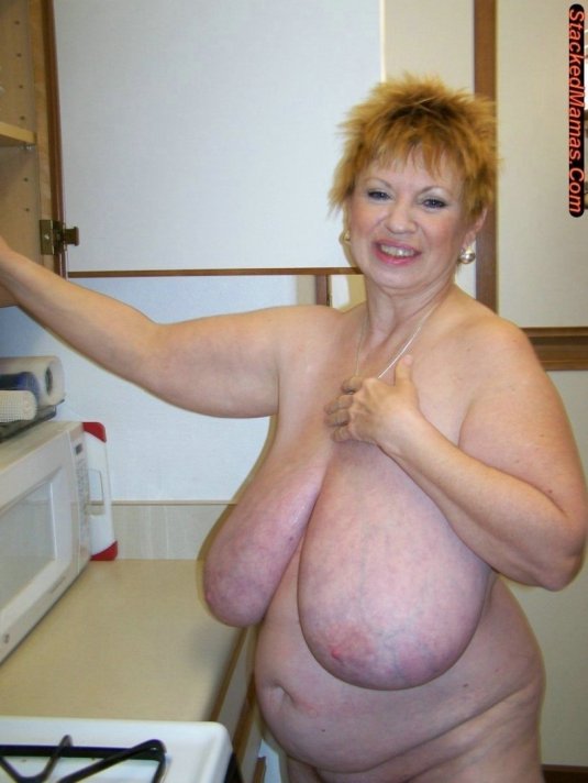 Зрелые огромные старые сиськи