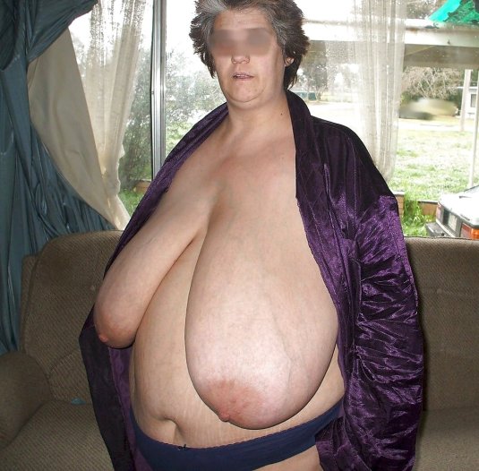Старые женщины с большими сиськами