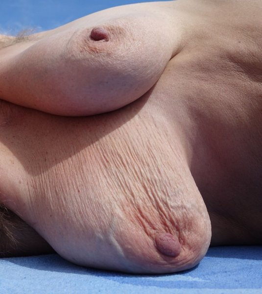 Красивые длинные сиськи