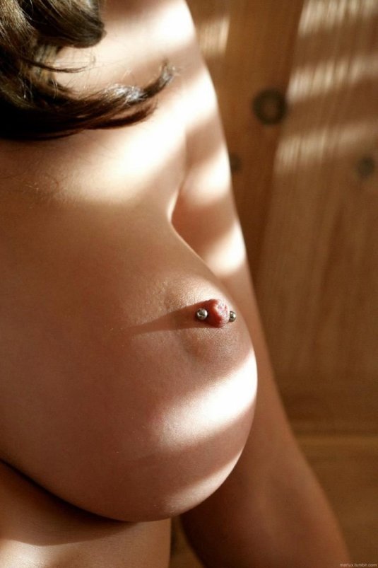 Женщины с пирсингом в пупке голые