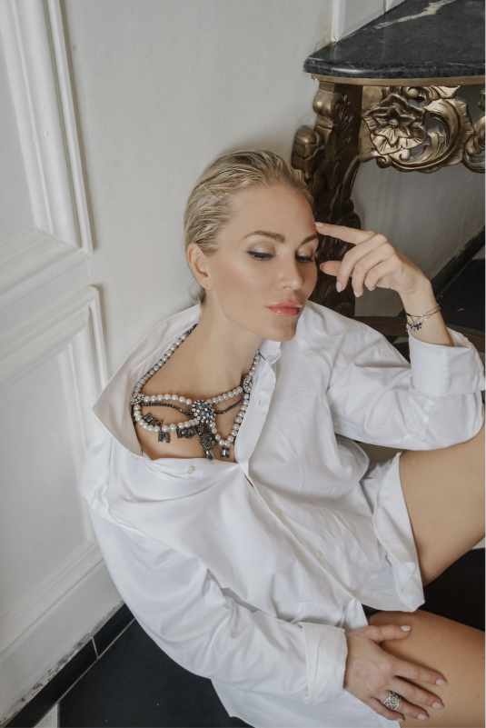 Катя Гордон в белье