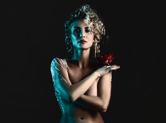 Катя Гордон бюст