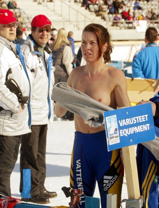 Пловчиха синхронного плавания