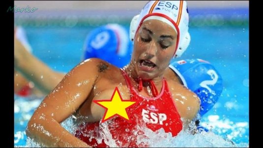 Спортсменки без трусов