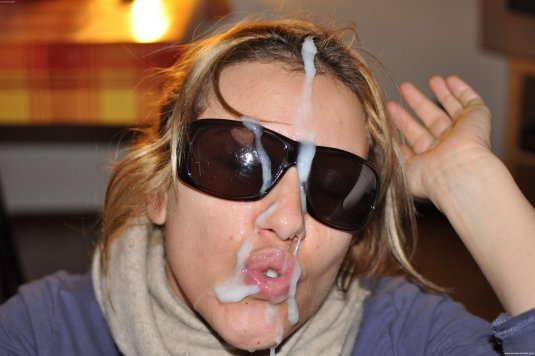 Кончил на огромные титьки