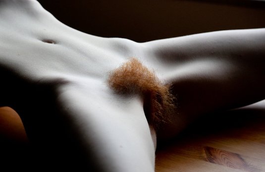 Красивые девушки с небритым лобком