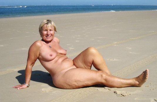 Старые толстые нудистки