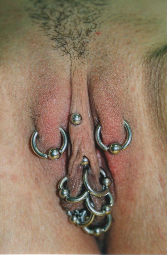 Женский интимный пирсинг