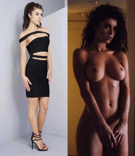 Девушка раздевается и фотографируется