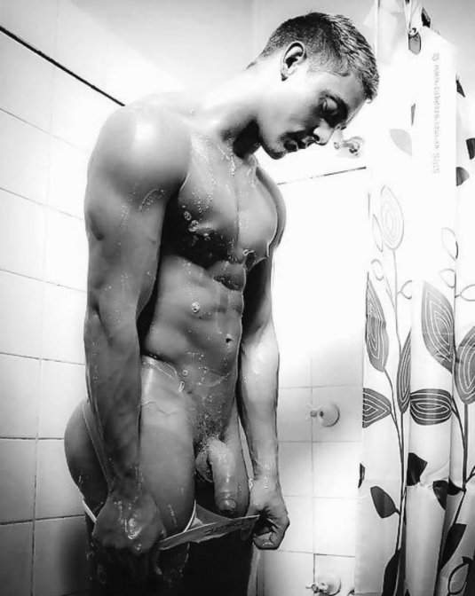 Nuru massage TJ cummings Christie Stevens масле