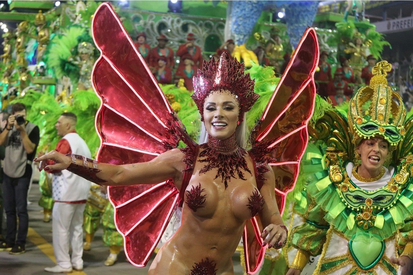 Голые бразильянки Brazilian Carnival 2020.