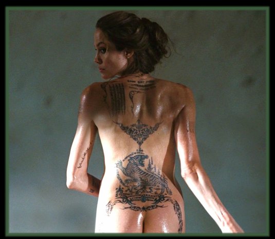 Анджелина Джоли разделась в фильме