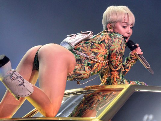 Майли Сайрус обнажёнка