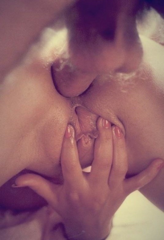 Эротические ласки ануса