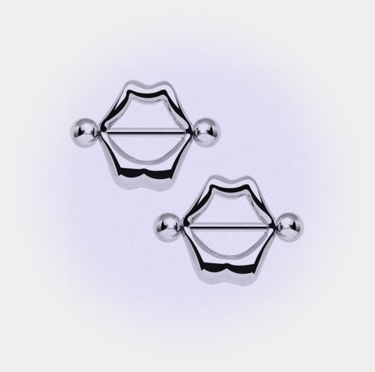 Красивая молочная грудь