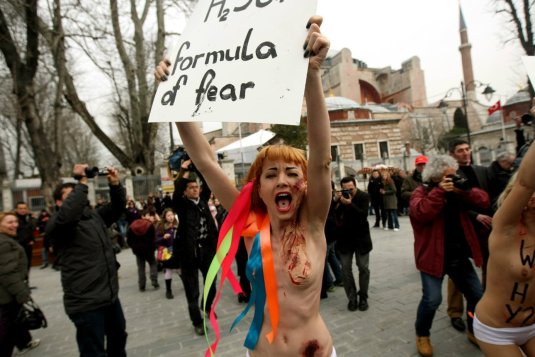 Насильственная феминизация