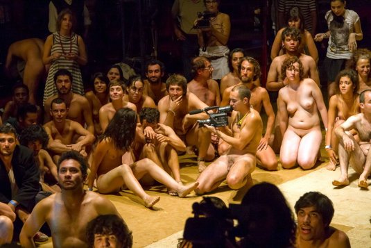 Эротические сцены в театре