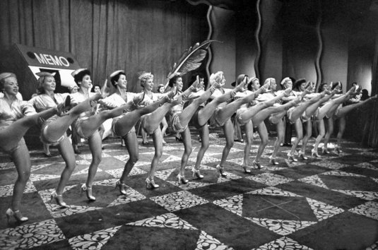 Эротический кордебалет