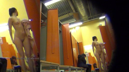 Скрытая камера в раздевалках