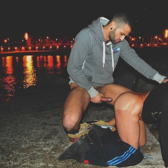 Голые лесби на улице публично