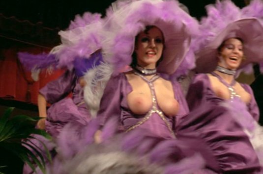 Голые танцовщицы кабаре