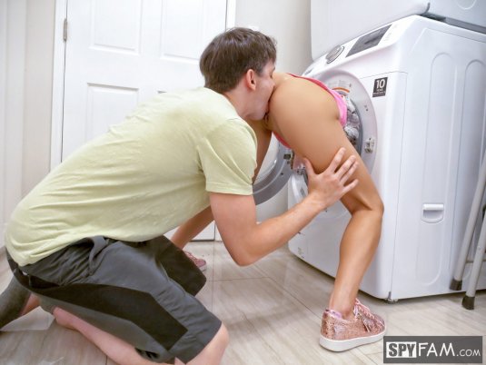 Застряла в стиральной машинке