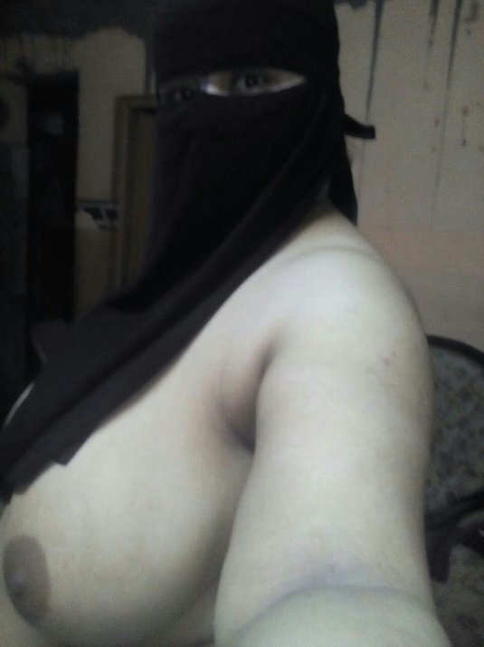 Выебал мусульманку в хиджабе