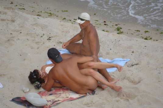 Трах на общественном пляже