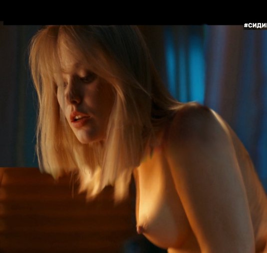 Голая Зоя Бербер в сериале Анна Николаевна