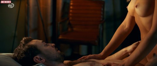 Порноактриса Бреа Беннет