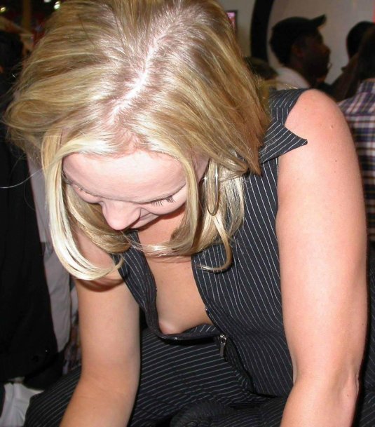 Случайно засветила грудь