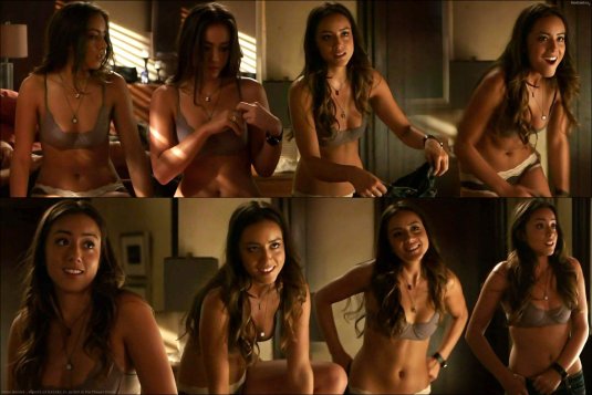 Хлоя Беннет в Нижнем белье в сериале