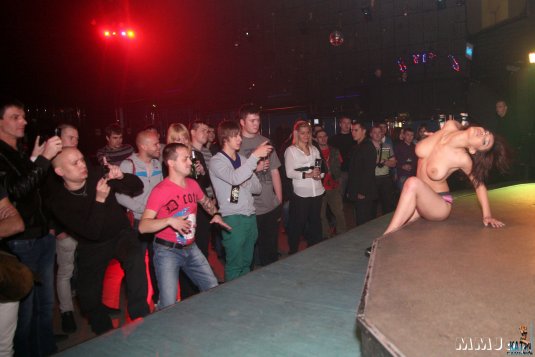 Конкурс в ночном клубе